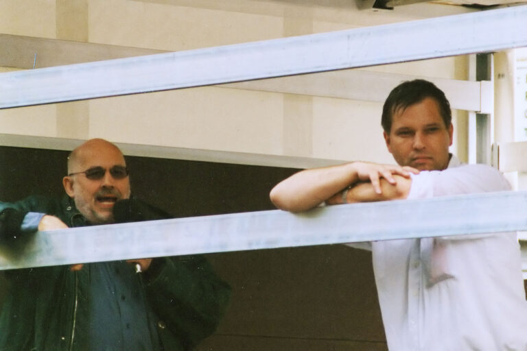 Horst Mahler und Christian Worch bei einer Demonstration in Leipzig 2001. Foto: Von Herder3 - Eigenes Werk, CC BY-SA 3.0.